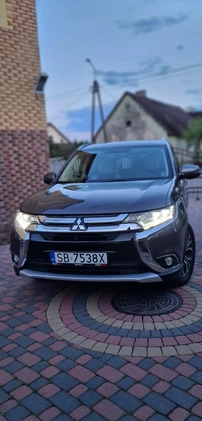 Mitsubishi Outlander cena 95000 przebieg: 69000, rok produkcji 2017 z Świdwin małe 67